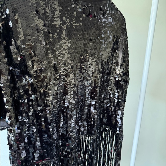 Zara Black Sequin Short Sleeve Top-Black round neck- sequin fringe hem-Size S - Picture 3 of 5